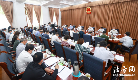 段春华在市人大常委会固体废物污染环境防治法和生活垃圾管理条例执法检查组会议上指出 强化法律法规实施监督 从严从实保护生态环境
