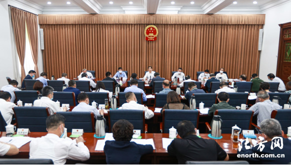 段春华在市人大常委会固体废物污染环境防治法和生活垃圾管理条例执法检查组会议上指出 强化法律法规实施监督 从严从实保护生态环境