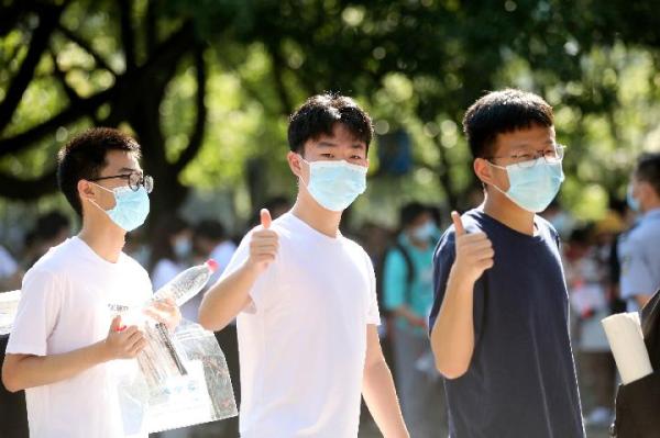 主题设置与考查重点有哪些？透露哪些教育新趋势？——教育专家解读2021年高考作文