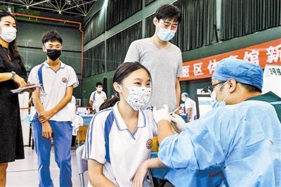 天津12岁到14岁人群集中接种疫苗