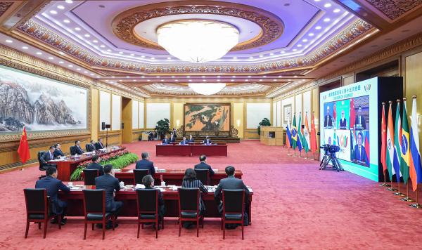 共同擦亮金砖这块“金字招牌”，习近平强调走稳走实走远