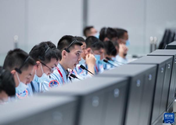 让更多千里马竞相奔腾于伟大时代——以习近平同志为核心的党中央引领推动人才工作纪实