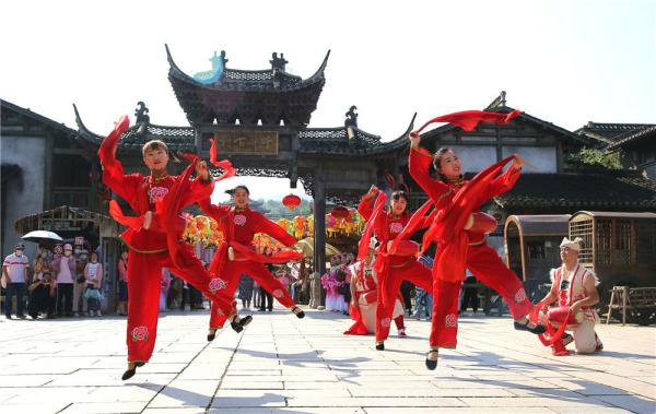 看,生机勃勃的中国