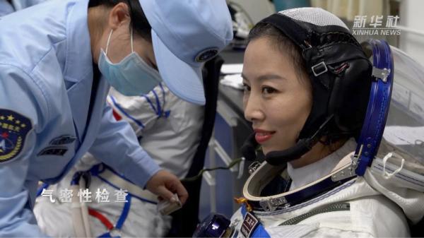 “神十三”发射微纪录片｜出征