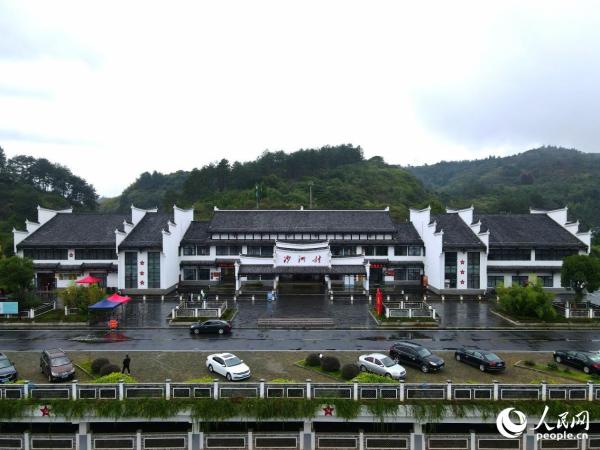 湖南沙洲：长征路上半条被 如今更暖后来人