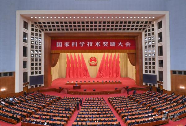 第1视点丨科技奖励大会后，总书记这一举动很暖心