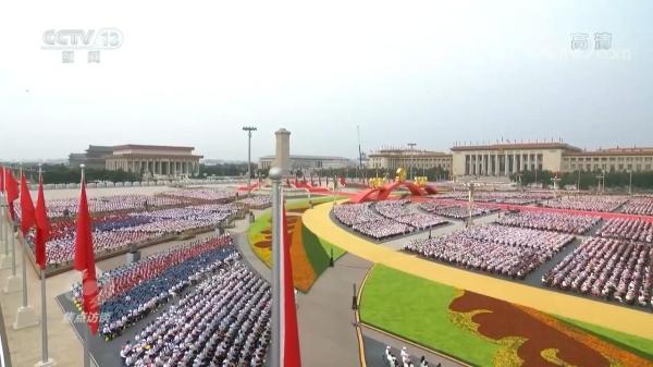 焦点访谈：掌舵领航 破浪扬帆