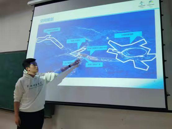 用平凡书写伟大的一个群体:“双奥之城”的志愿者故事