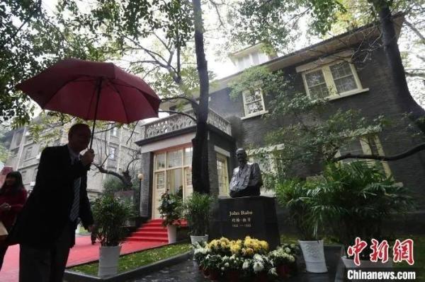 如果能穿越，多想抱紧战火中的你们......