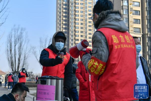 跨越洲际的津城战“疫”——非洲留学生在津当上防疫志愿者