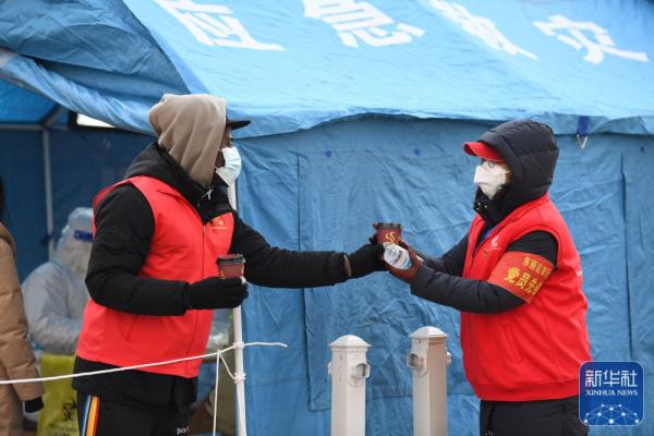 跨越洲际的津城战“疫”——非洲留学生在津当上防疫志愿者