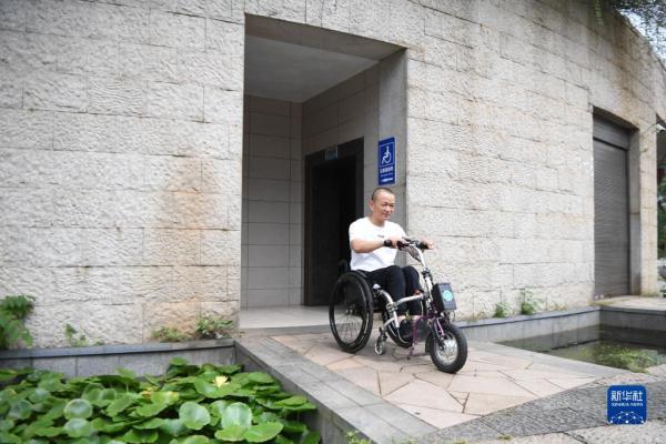 “残疾人也可以活出精彩的人生”——以习近平同志为核心的党中央关心残疾人事业纪实