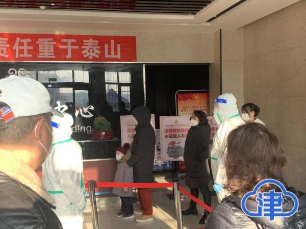 冲在疫情防控第一线 退役军人筑起“安全屏障”