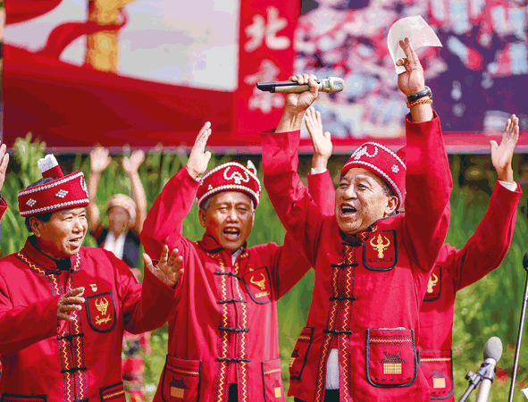 总书记回信到佤寨 老支书喜说“山乡传奇”