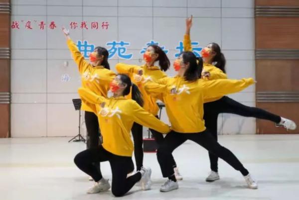 宅校期间,大学生的生活同样很精彩!云端丰富活动持续“充电”,传递爱的力量