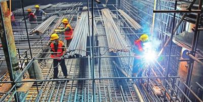 记者直击天津在建最深地铁站施工现场：地下36米的热火朝天