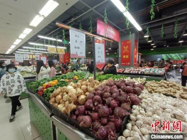 物资供应充足 囤菜北京人：囤菜一时爽 保鲜伤脑筋