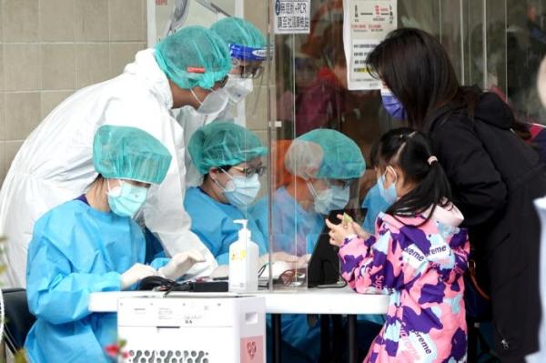 台湾单日新增破8万例 蔡英文社交媒体帖文引批评声浪