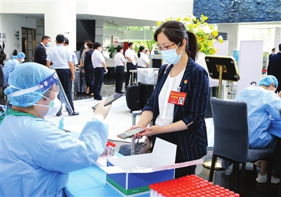 肩负重托谋发展 情系民生绘蓝图──出席市第十二次党代会代表报到侧记