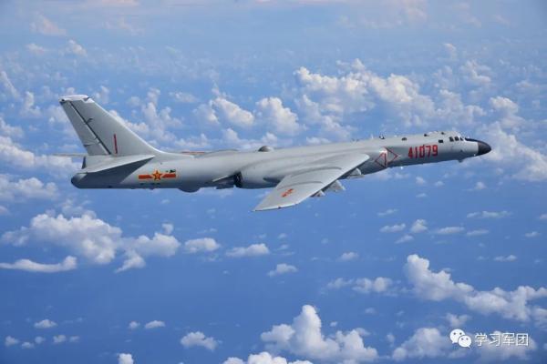 习主席走进我们战位丨“战神”出击，雷霆万钧！