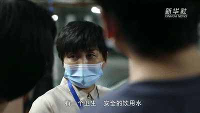 我与总书记“同框”｜用心用情为群众服务