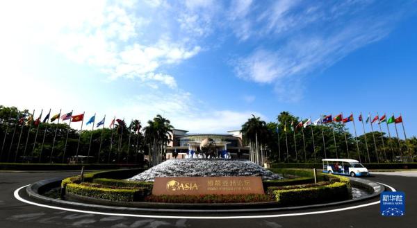 领航中国丨服务民族复兴 促进人类进步——党的十八大以来中国特色大国外交全方位开展