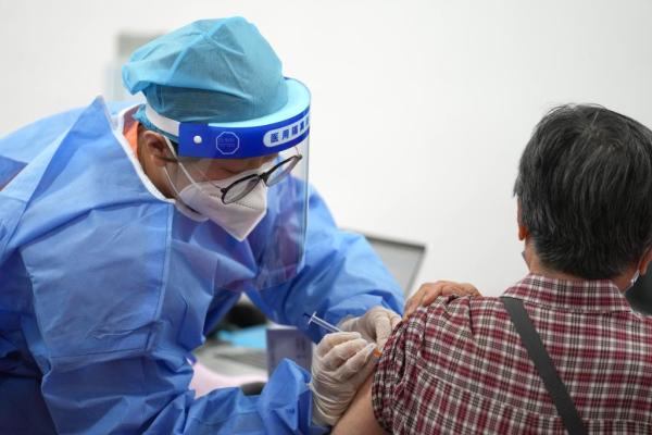 新华全媒+｜守住不发生规模性疫情的底线——国务院联防联控机制回应热点问题