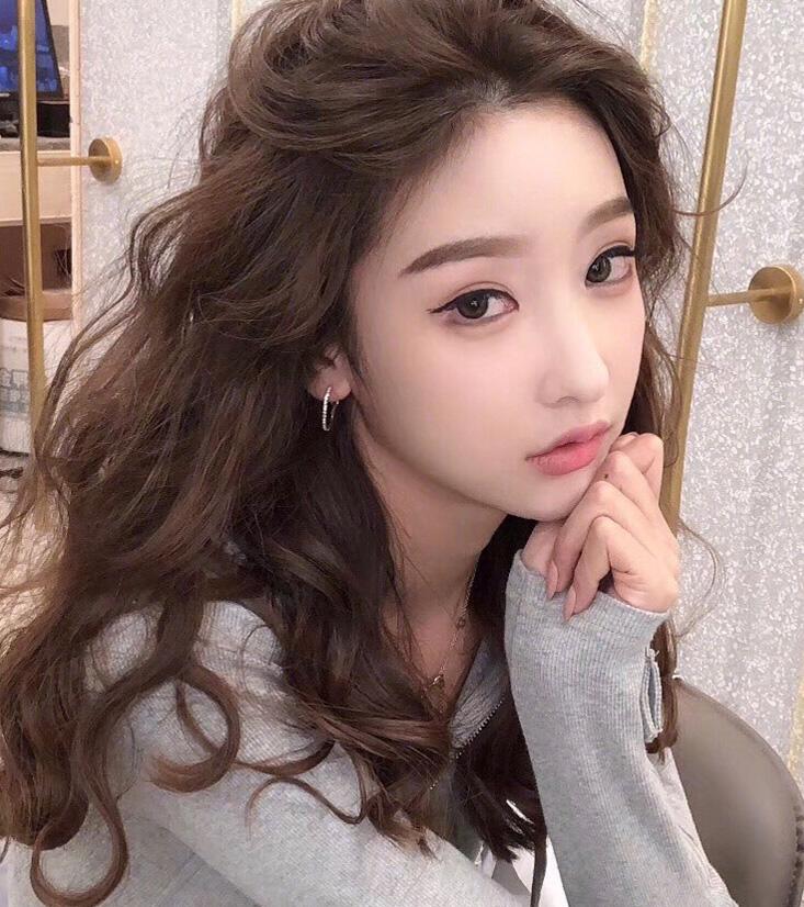 云朵烫适合什么脸型 搭配八字刘海非常清新少女