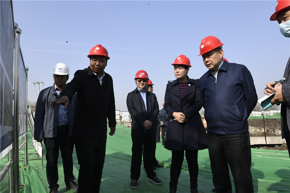日前,东丽区委书记夏新带队先后到新立街道,经开区和华明街道部分供热