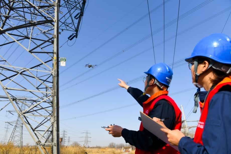 春季巡检排查隐患保障电网运行安全